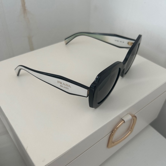 Sunglasses - Picture 1 of 2